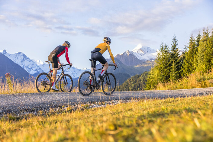 Radfahren in Zell am See-Kaprun mit Berglandschaft | © Salzburger Land Tourismus