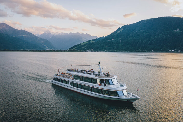 Bootstour mit der MS Schmittenhöhe am Zeller See | © Expa Pictures