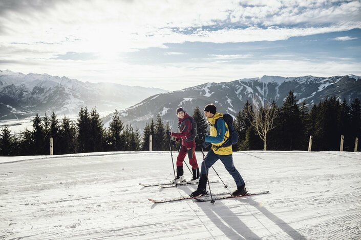 Zwei Skitourengeher auf dem Weg zum Ronachkopf in Zell am See-Kaprun | © Zell am See-Kaprun Tourismus